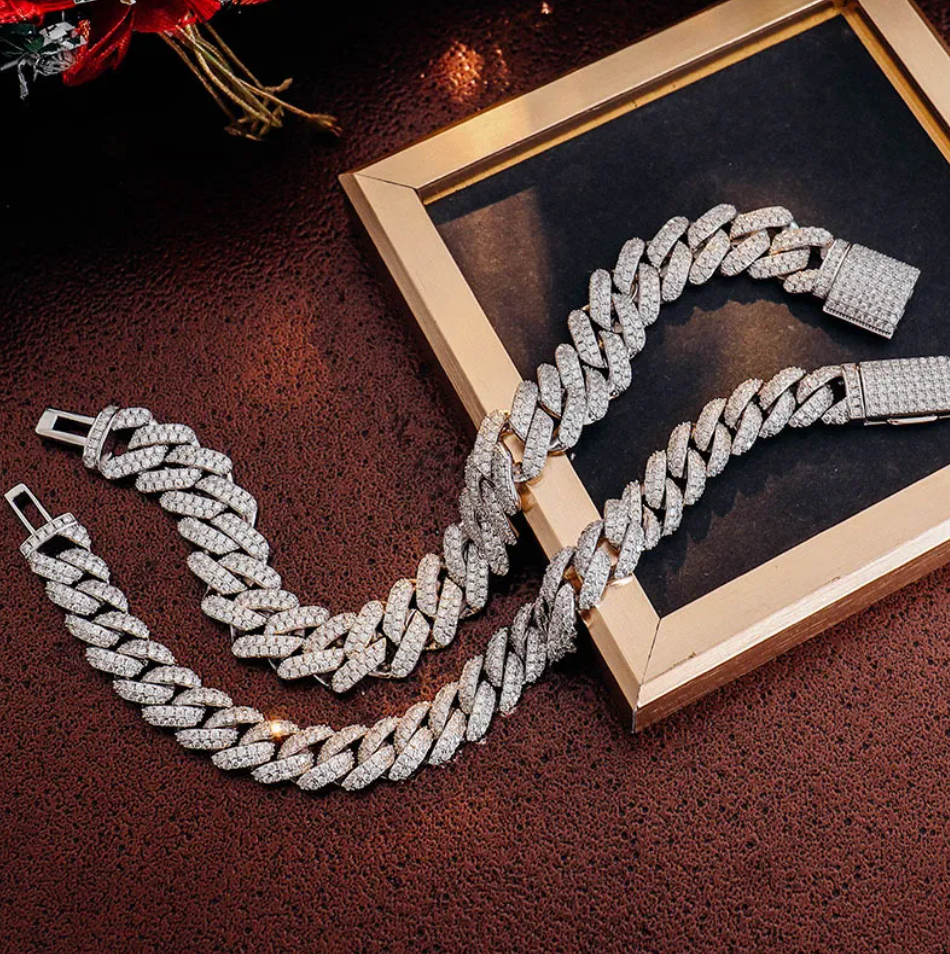 Men's Cuban Link Moissanite Bracelet